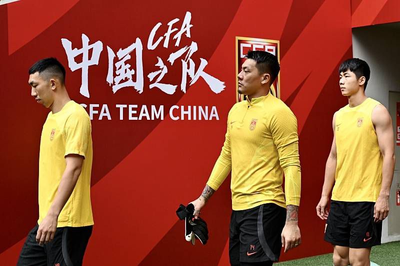 老丈人现在已经没什么大碍了，就是在医院休息几天，好好恢复。
